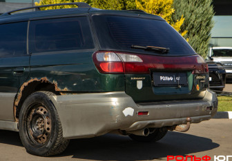 Подержанный автомобиль Subaru Outback Wagon 2000 года (20 фото)