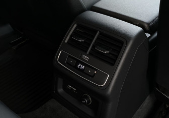 Подержанный автомобиль Audi A4 Sedan 2020 года (26 фото)