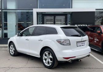 Подержанный автомобиль Mazda CX-7 2011 года (7 фото)