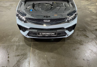 Подержанный автомобиль Geely Tugella 2022 года (9 фото)