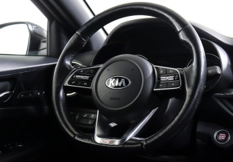 Подержанный автомобиль Kia Cerato Sedan 2019 года (12 фото)