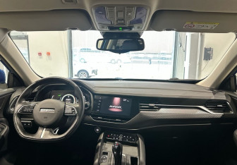 Подержанный автомобиль Haval F7x 2022 года (15 фото)