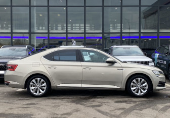 Подержанный автомобиль Skoda Superb Liftback 2019 года (4 фото)