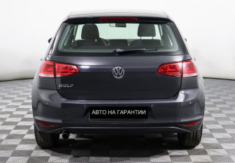 Подержанный автомобиль Volkswagen Golf Hatchback 2016 года (4 фото)
