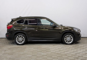 Подержанный автомобиль BMW X1 2018 года (4 фото)