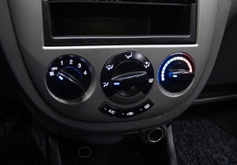 Подержанный автомобиль Chevrolet Lacetti Sedan 2012 года (19 фото)