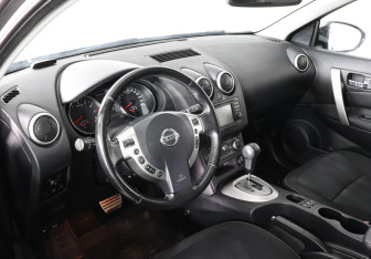 Подержанный автомобиль Nissan Qashqai 2011 года (9 фото)