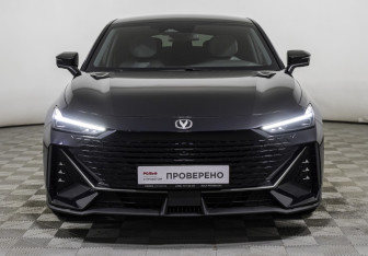 Подержанный автомобиль Changan UNI-V 2023 года (2 фото)