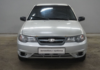 Подержанный автомобиль Daewoo Nexia Sedan 2009 года (2 фото)
