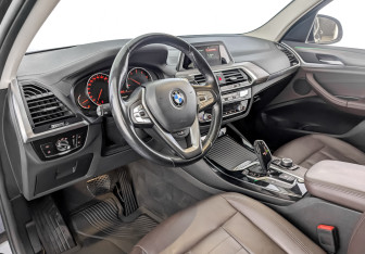 Подержанный автомобиль BMW X3 2019 года (16 фото)