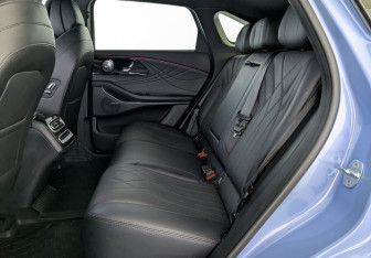 Подержанный автомобиль Exeed RX 2023 года (11 фото)