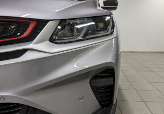 Подержанный автомобиль Geely Coolray 2023 года (17 фото)