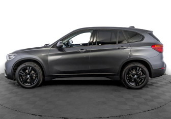 Подержанный автомобиль BMW X1 2019 года (8 фото)