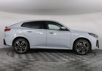 Подержанный автомобиль BMW X2 2024 года (6 фото)