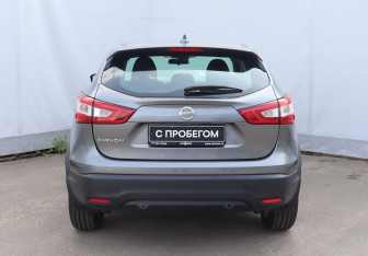 Подержанный автомобиль Nissan Qashqai 2018 года (5 фото)