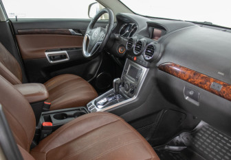 Подержанный автомобиль Opel Antara 2013 года (9 фото)