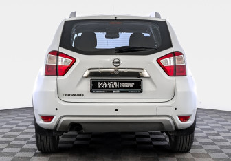 Подержанный автомобиль Nissan Terrano 2021 года (6 фото)