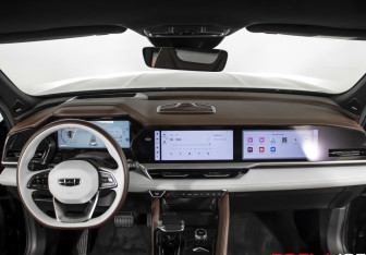 Подержанный автомобиль Geely Monjaro 2023 года (13 фото)