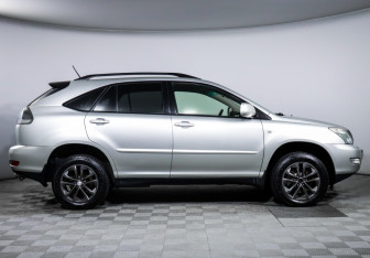 Подержанный автомобиль Lexus RX 2004 года (4 фото)