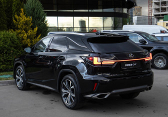 Подержанный автомобиль Lexus RX 2018 года (5 фото)
