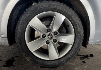 Подержанный автомобиль Skoda Octavia Liftback 2017 года (17 фото)