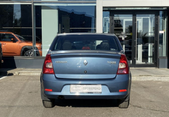 Подержанный автомобиль Renault Logan Sedan 2011 года (6 фото)