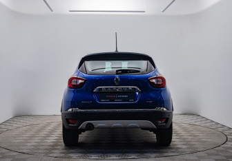 Подержанный автомобиль Renault Kaptur 2020 года (6 фото)