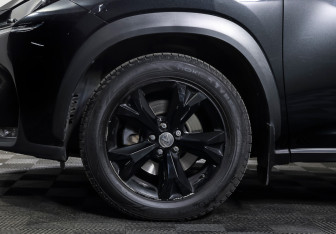 Подержанный автомобиль Lexus NX 2016 года (23 фото)