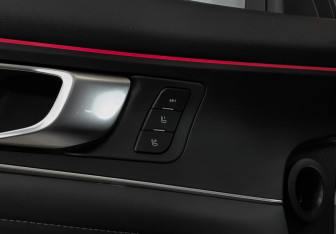 Подержанный автомобиль Changan UNI-K 2023 года (16 фото)