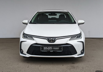 Подержанный автомобиль Toyota Corolla Sedan 2022 года (24 фото)