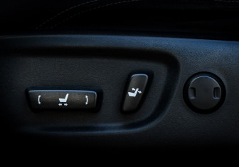 Подержанный автомобиль Toyota Land Cruiser Prado 2014 года (15 фото)