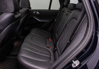 Подержанный автомобиль BMW X5 2021 года (11 фото)