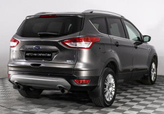 Подержанный автомобиль Ford Kuga 2016 года (5 фото)