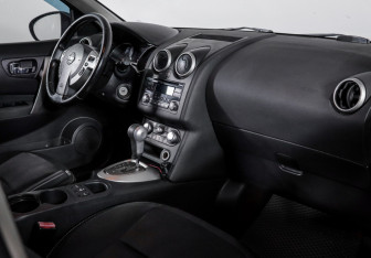 Подержанный автомобиль Nissan Qashqai 2012 года (9 фото)