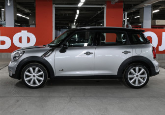 Подержанный автомобиль MINI Countryman 2013 года (8 фото)