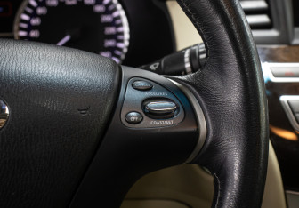 Подержанный автомобиль Infiniti QX60 2017 года (19 фото)