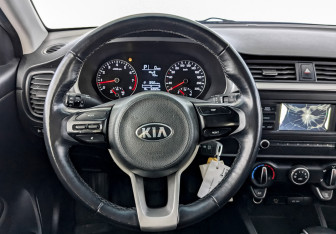 Подержанный автомобиль Kia Rio Hatchback 2021 года (21 фото)