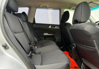 Подержанный автомобиль Subaru Forester Suv 2012 года (11 фото)