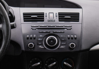 Подержанный автомобиль Mazda 3 Sedan 2012 года (14 фото)