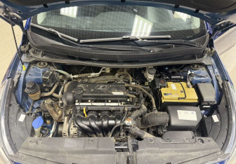 Подержанный автомобиль Hyundai Solaris Sedan 2015 года (18 фото)