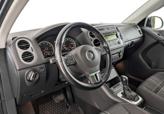 Подержанный автомобиль Volkswagen Tiguan 2015 года (16 фото)