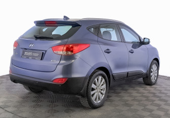 Подержанный автомобиль Hyundai ix35 2013 года (5 фото)