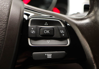 Подержанный автомобиль Volkswagen Touareg 2016 года (17 фото)