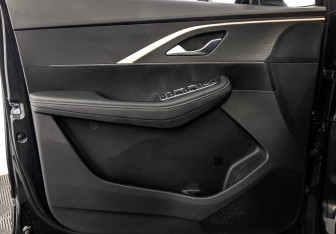 Подержанный автомобиль Omoda C5 2023 года (19 фото)