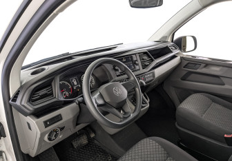 Подержанный автомобиль Volkswagen Caravelle 2021 года (15 фото)