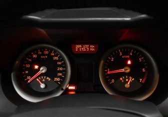 Подержанный автомобиль Renault Megane Sedan 2005 года (12 фото)