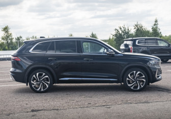 Подержанный автомобиль Geely Monjaro 2023 года (4 фото)