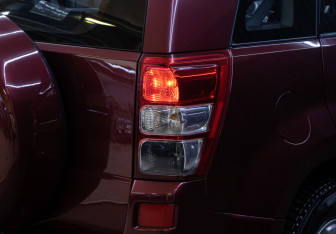 Подержанный автомобиль Suzuki Grand Vitara 2005 года (21 фото)