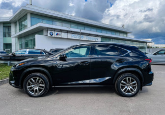Подержанный автомобиль Lexus NX 2018 года (8 фото)