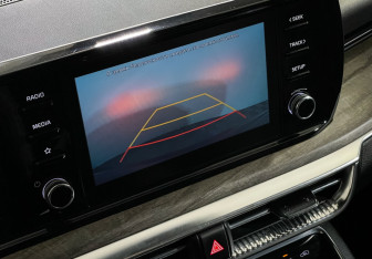 Подержанный автомобиль Kia K5 2021 года (15 фото)